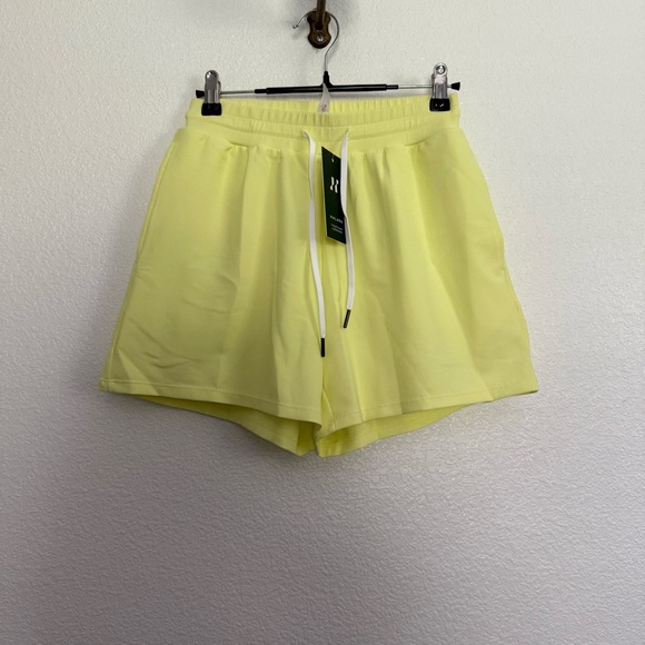 NWT Halara Neon Yellow High Rise Drawstring Shorts XS - Picture 1 of 3
